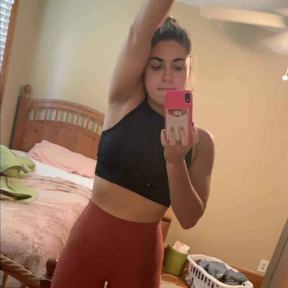 Cute Cropped Workout Tank - Picture 5 of 5